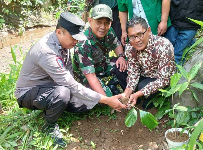 Ansor Peduli Lingkungan - Gerakan Penanaman Pohon untuk Sumber Kehidupan