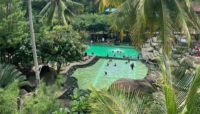 Wisata Alam Taman Batu Purwakarta. (f/instagram/tamanbatu.pwk)